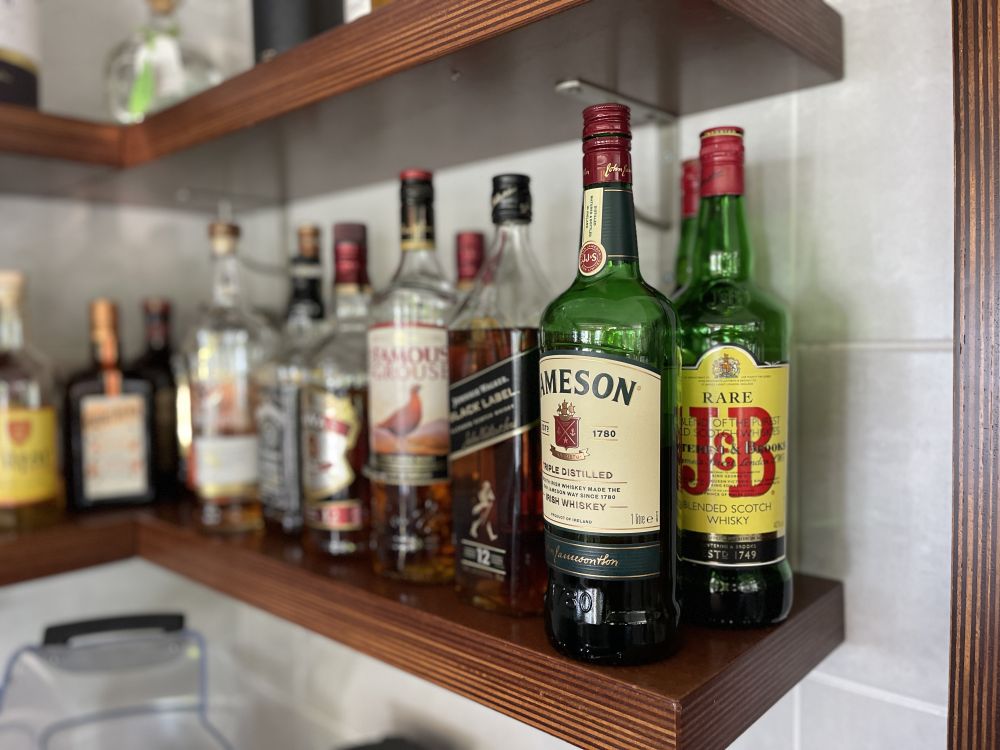 discover-the-cozy-atmosphere-of-nature-cafe-restaurant-in-peyia